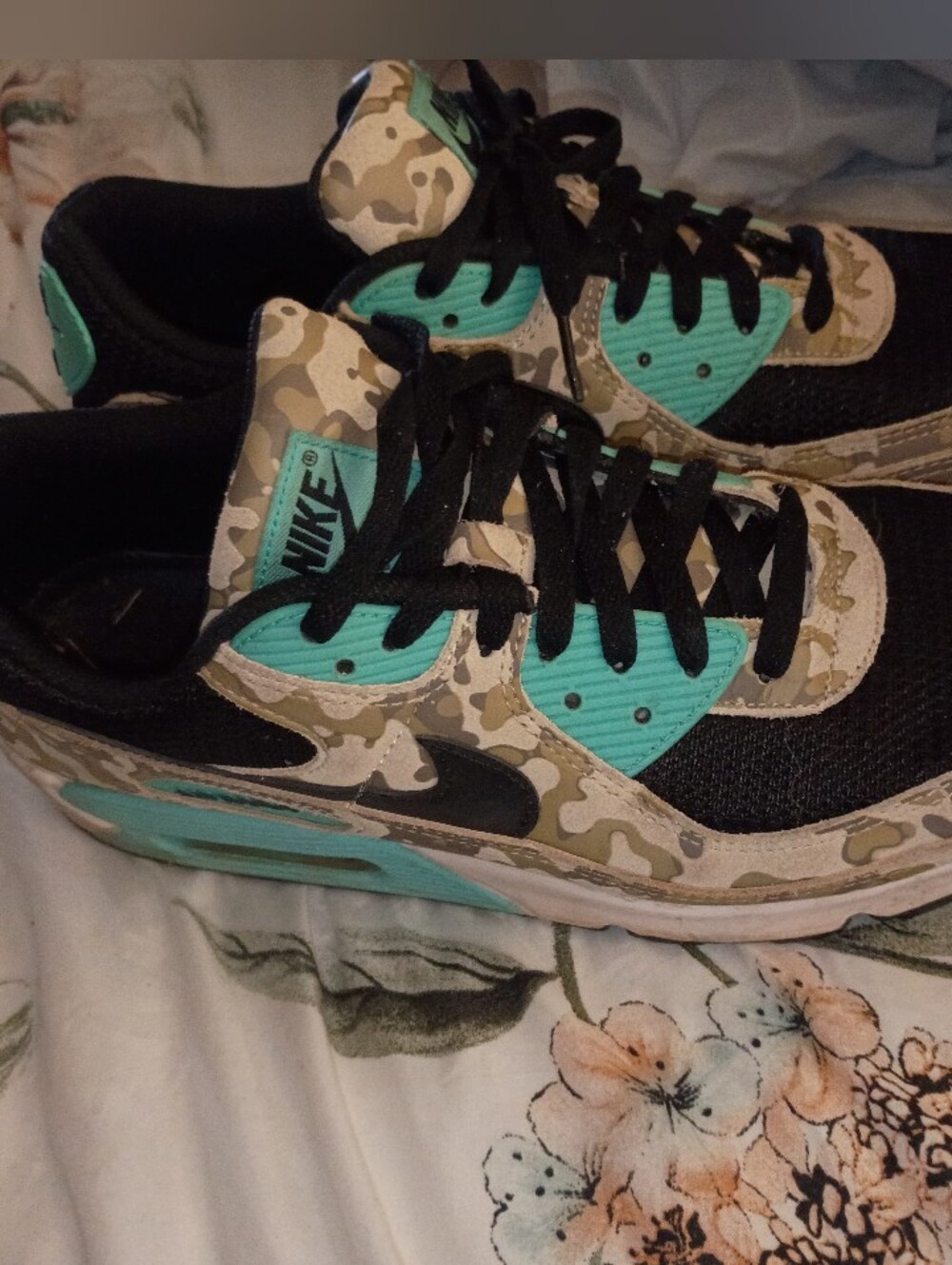 Nikee Air Max 90s Black Camo Mint Accent Sneakers